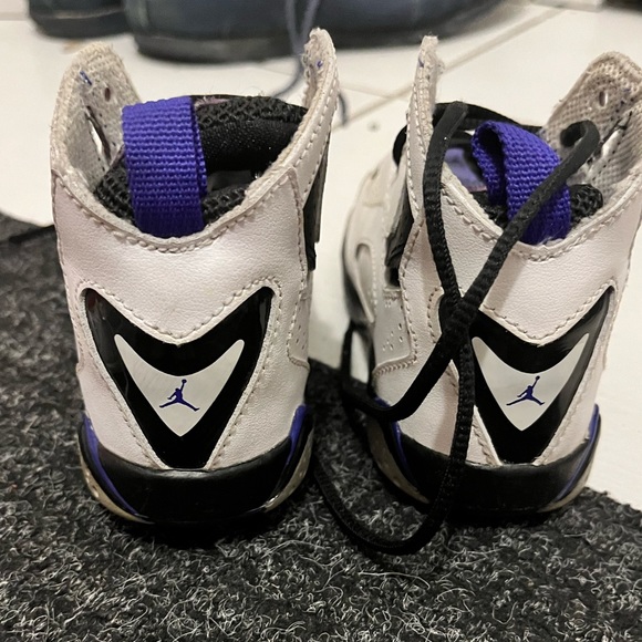 Jordan sneakers - Picture 3 of 4